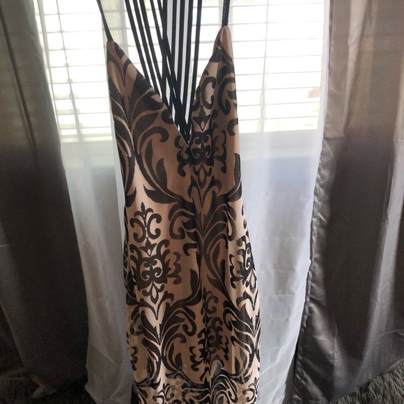 Dress - Picture 4 of 4